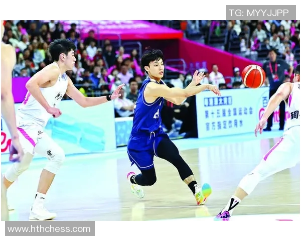 徐杰在CBA全明星技巧赛中连过两关成功夺冠展现出色球技 徐杰在CBA全明星技巧赛中连过两关成功夺冠展现出色球技